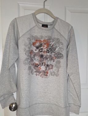 Harley-Davidson Light Gray Sweatshirt with Floral Graphic